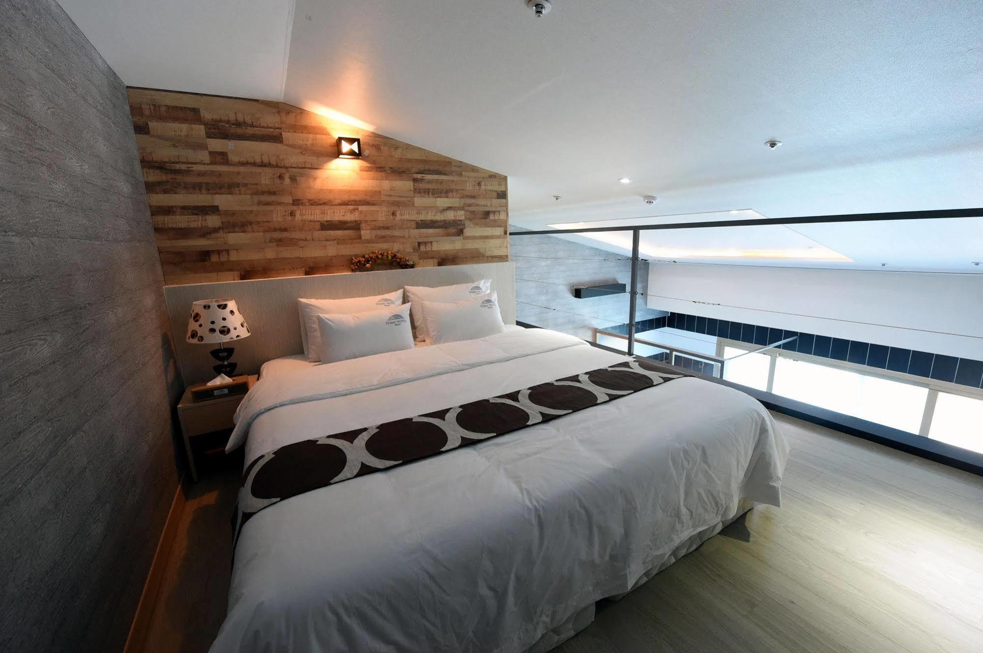Dome Hotel Geoje Esterno foto