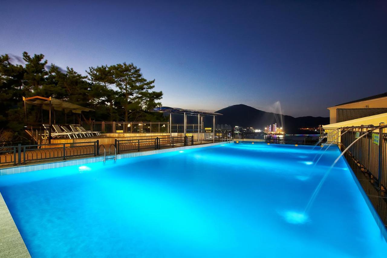 Dome Hotel Geoje Esterno foto